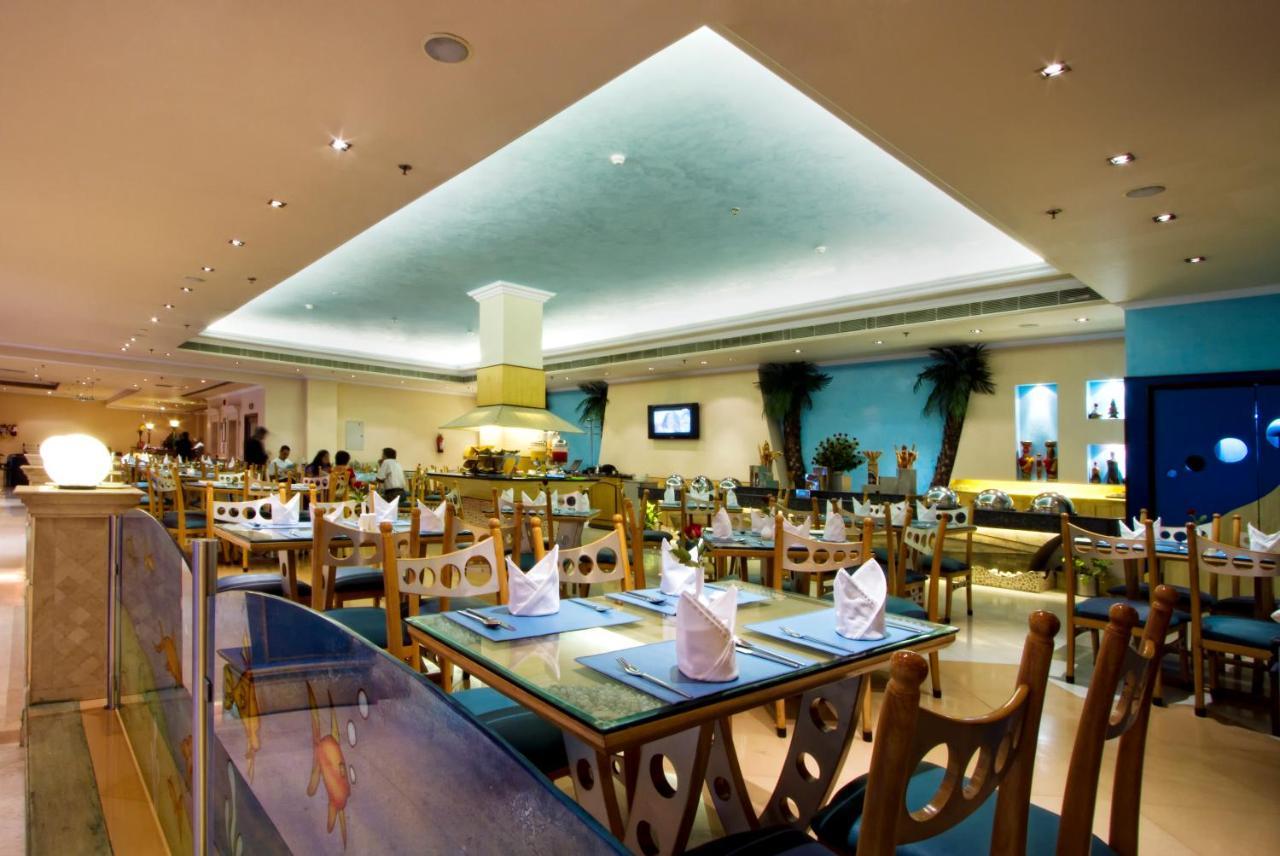 The Piccadily Hotel Lucknow Bagian luar foto