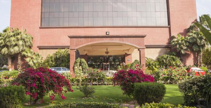 The Piccadily Hotel Lucknow Bagian luar foto